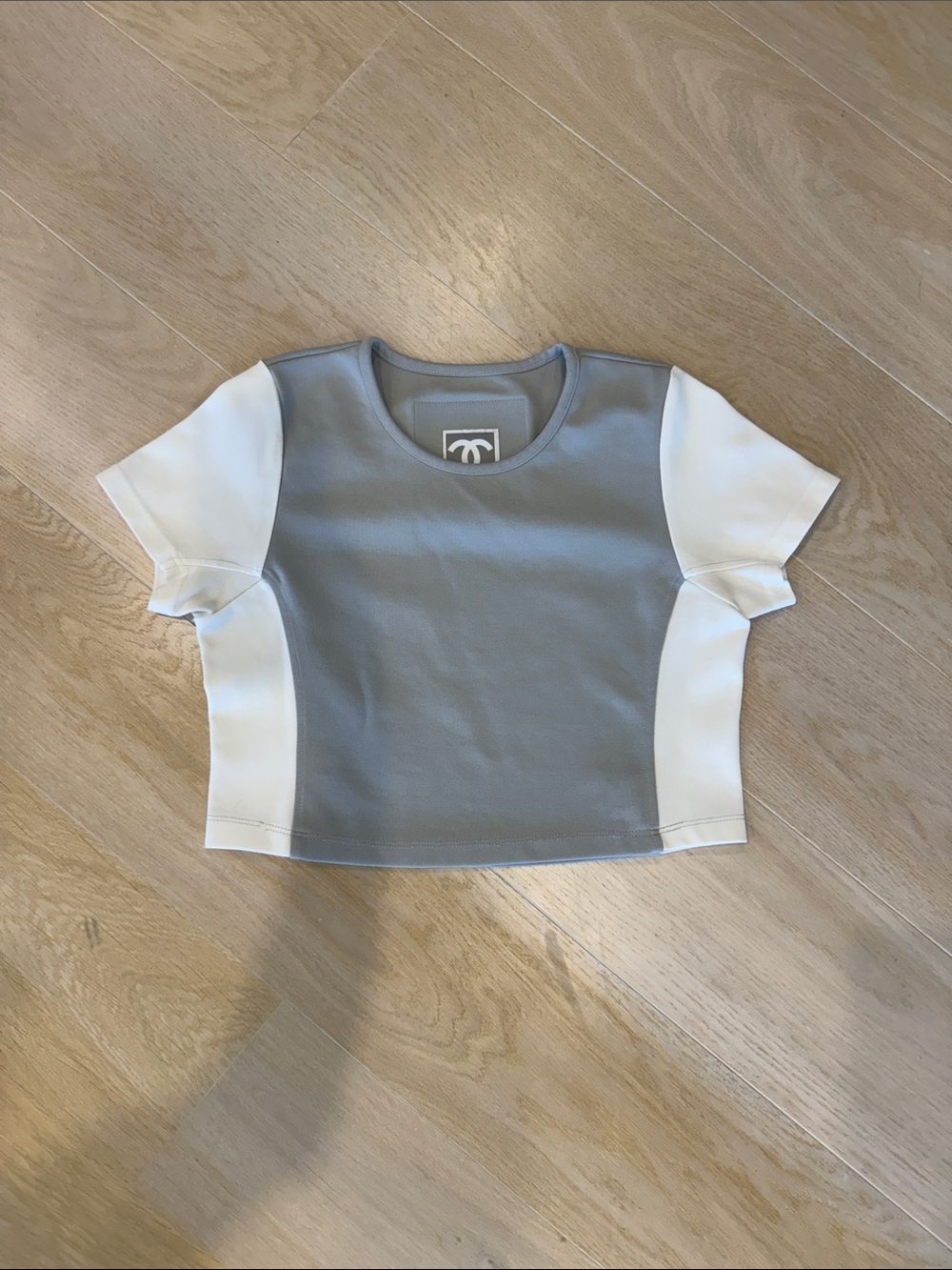 CHANEL SPORT LINE GREY AND WHITE CROPPED TOP - Picture 3 of 3